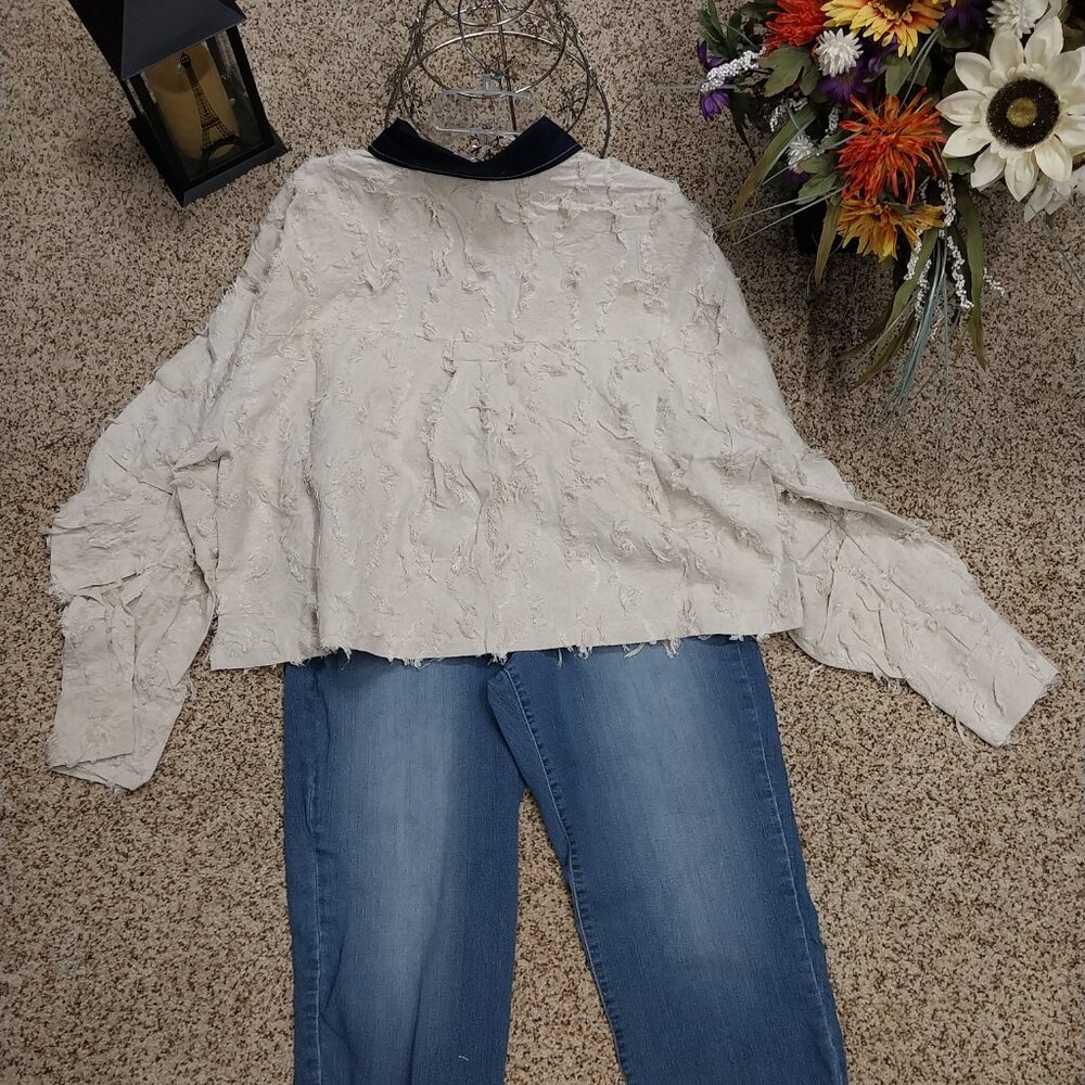3671 Size MedPOL Natural Multi Color Pocket Detail Ruched Sleeve Textured Jacket - Picture 9 of 9